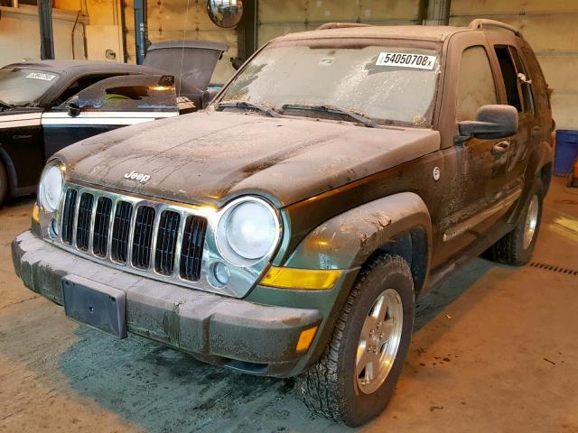 1J8GL58506W236293 - 2006 JEEP LIBERTY LI GREEN photo 2