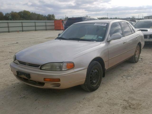 JT2BG12K6T0348133 - 1996 TOYOTA CAMRY DX GOLD photo 2