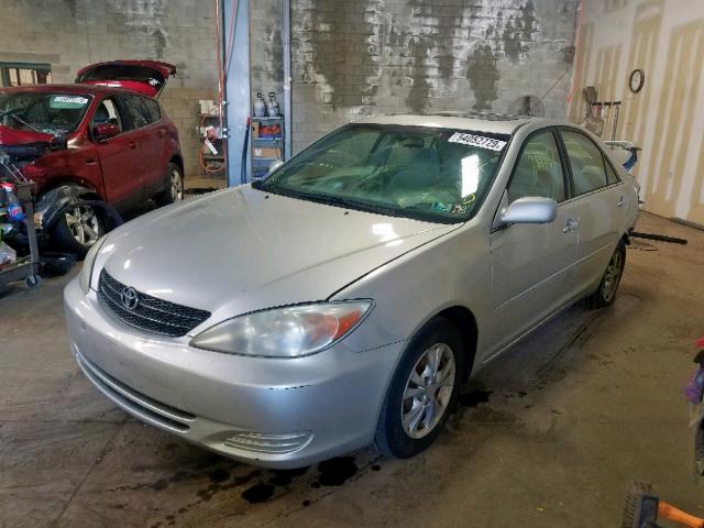 4T1BF30K04U589958 - 2004 TOYOTA CAMRY LE SILVER photo 2