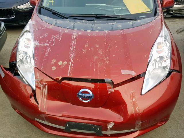 1N4AZ0CP3FC330666 - 2015 NISSAN LEAF S RED photo 7