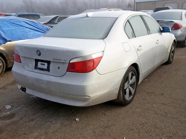 WBANF33517CS39009 - 2007 BMW 525 XI WHITE photo 4