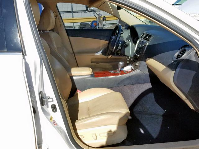 JTHBK262585055127 - 2008 LEXUS IS 250 WHITE photo 5