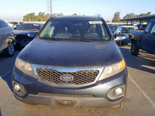 5XYKU4A27BG085288 - 2011 KIA SORENTO EX BLUE photo 9