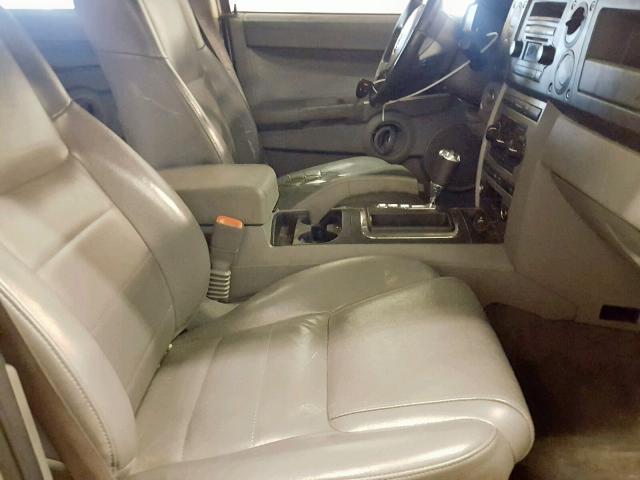1J8HG48K16C252464 - 2006 JEEP COMMANDER SILVER photo 5