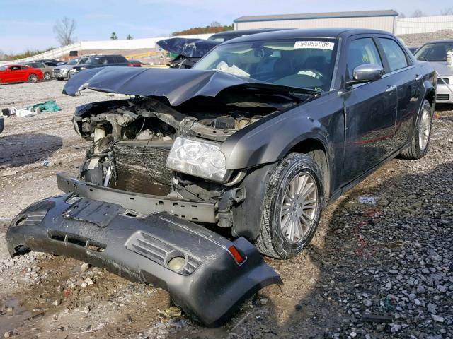 2C3CA5CV4AH235792 - 2010 CHRYSLER 300 TOURIN GRAY photo 2