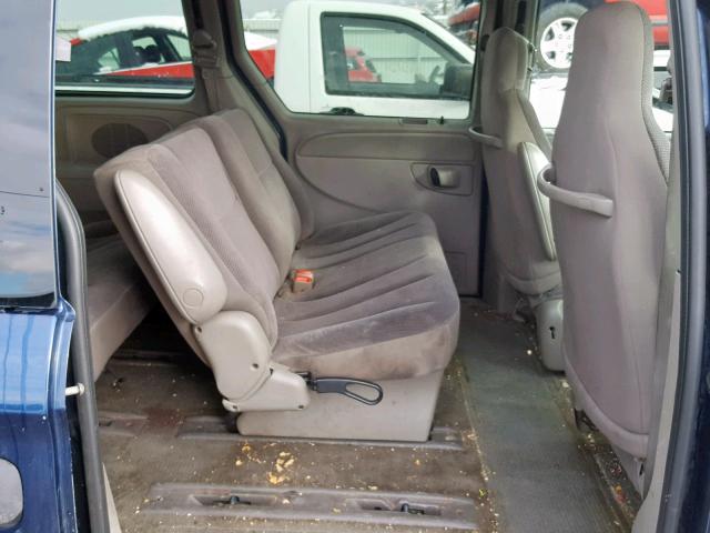 1C4GJ25312B654393 - 2002 CHRYSLER VOYAGER BLUE photo 6