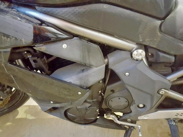 JKAEXEC179DA29582 - 2009 KAWASAKI EX650 C 黑色 照片 7