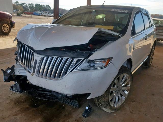 2LMDJ6JK8DBL25260 - 2013 LINCOLN MKX WHITE photo 2