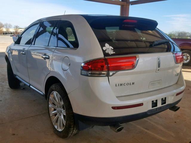 2LMDJ6JK8DBL25260 - 2013 LINCOLN MKX WHITE photo 3