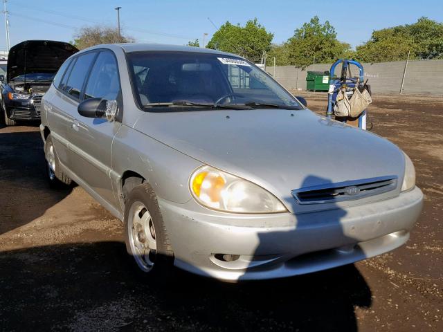 KNADC163326084716 - 2002 KIA RIO CINCO SILVER photo 1