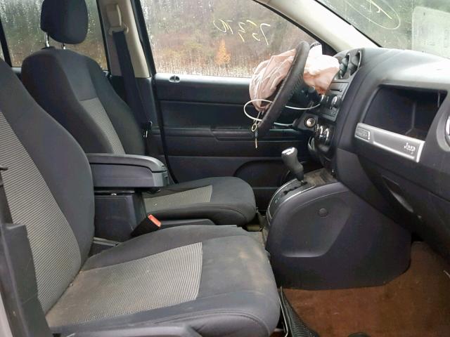 1C4NJDBBXED808638 - 2014 JEEP COMPASS SP 银色 照片 5