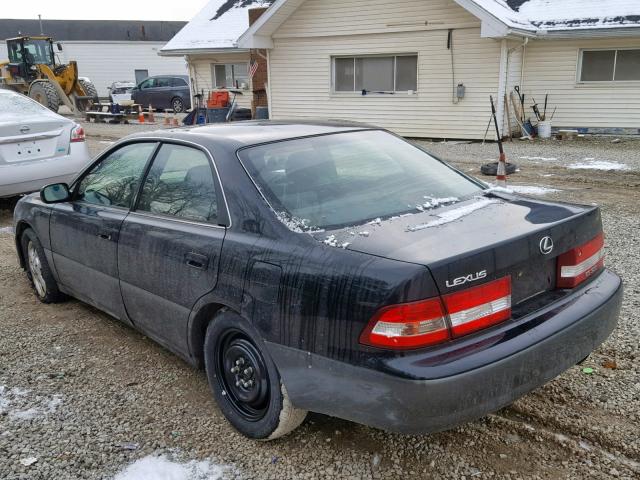 JT8BF28G310334818 - 2001 LEXUS ES 300 BLACK photo 3