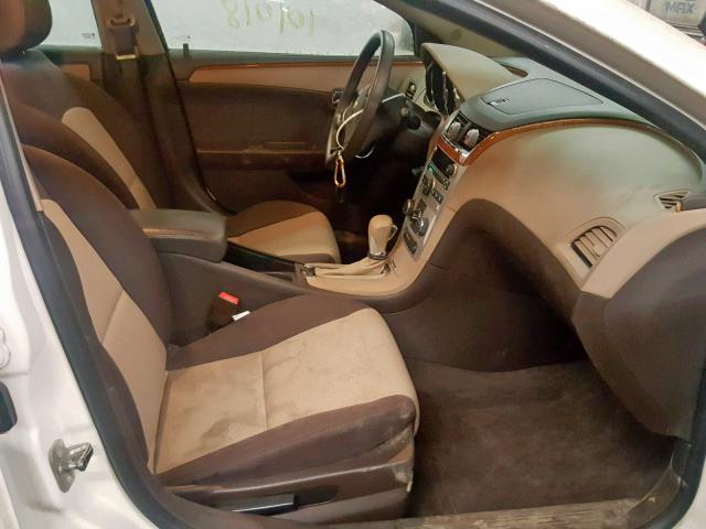 1G1ZC5E0XCF256791 - 2012 CHEVROLET MALIBU 1LT WHITE photo 5