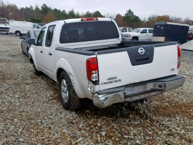 1N6AD07UX9C427924 - 2009 NISSAN FRONTIER C WHITE photo 3