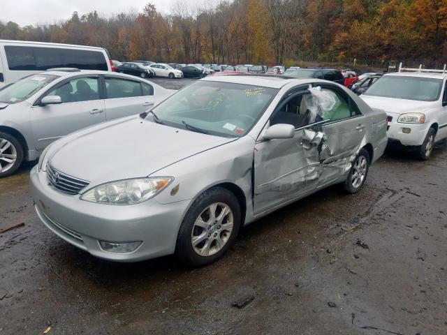 4T1BE30K35U960874 - 2005 TOYOTA CAMRY LE SILVER photo 2