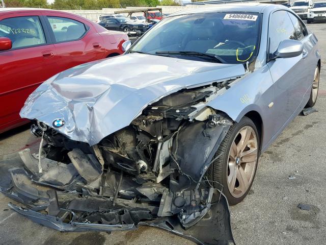 WBAKE5C59BE574050 - 2011 BMW 328 I SULE SILVER photo 2