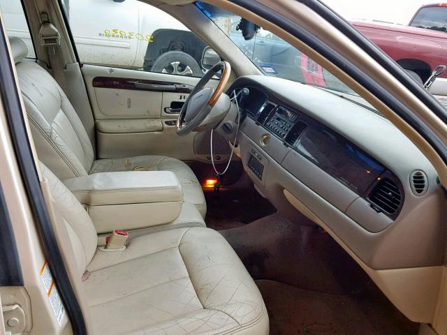 1LNHM83W6YY873802 - 2000 LINCOLN TOWN CAR C BEIGE photo 5