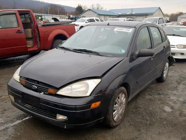 3FAFP37392R110013 - 2002 FORD FOCUS ZX5 BLACK photo 2