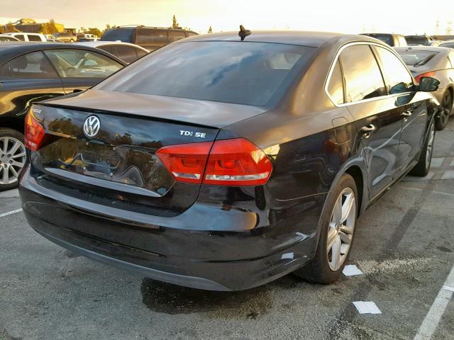 1VWBV7A37FC050653 - 2015 VOLKSWAGEN PASSAT SE BLACK photo 4