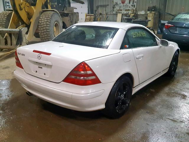 WDBKK65F31F172684 - 2001 MERCEDES-BENZ 2DR COUPE WHITE photo 4