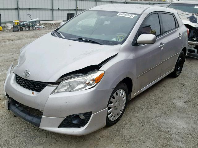 2T1KU4EE8AC476903 - 2010 TOYOTA COROLLA MA SILVER photo 2