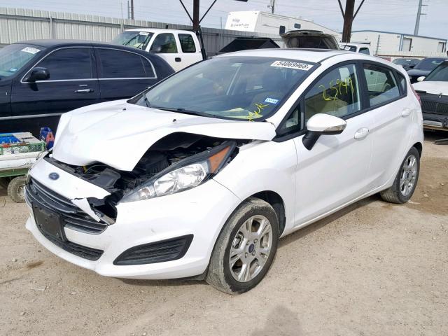 3FADP4EJ3GM203824 - 2016 FORD FIESTA SE WHITE photo 2