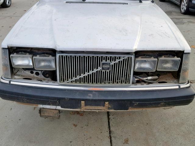 YV1AX8855F1631211 - 1985 VOLVO 245 DL SILVER photo 9