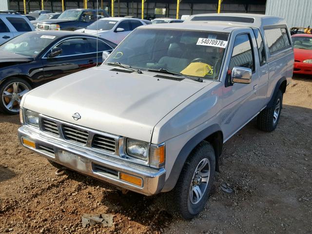 1N6SD16Y6TC311111 - 1996 NISSAN TRUCK KING SILVER photo 2