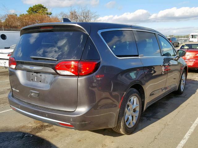 2C4RC1FG3JR294655 - 2018 CHRYSLER PACIFICA T BROWN photo 4