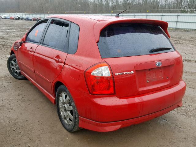 KNAFE161355124496 - 2005 KIA SPECTRA5 RED photo 3