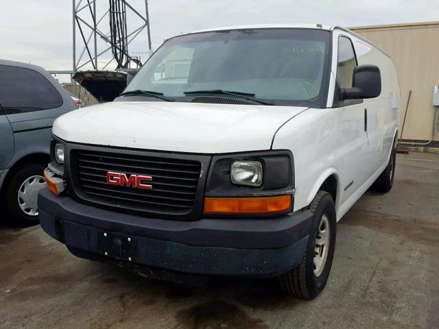 1GTHG39U631105341 - 2003 GMC SAVANA G35 WHITE photo 2