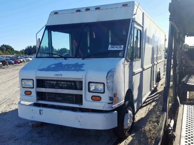 4UZAAPBW66CW54967 - 2006 FREIGHTLINER CHASSIS M WHITE photo 2
