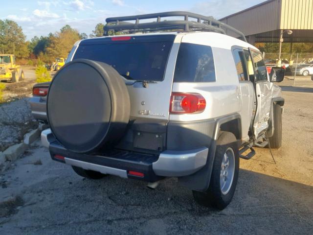 JTEZU11F570015359 - 2007 TOYOTA FJ CRUISER SILVER photo 4