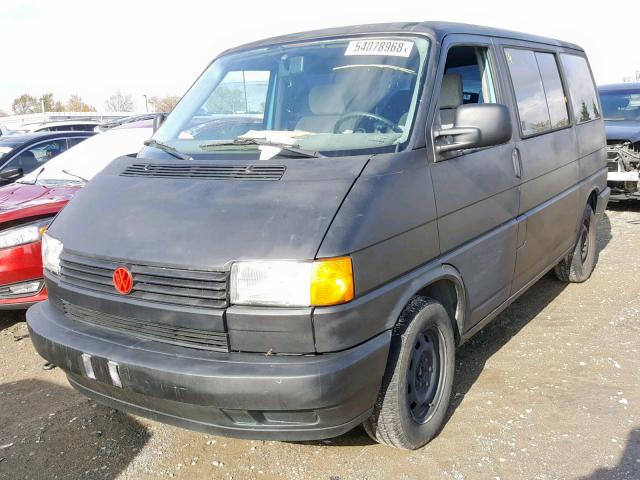 WV2MD0706PH052757 - 1993 VOLKSWAGEN EUROVAN MV BLACK photo 2