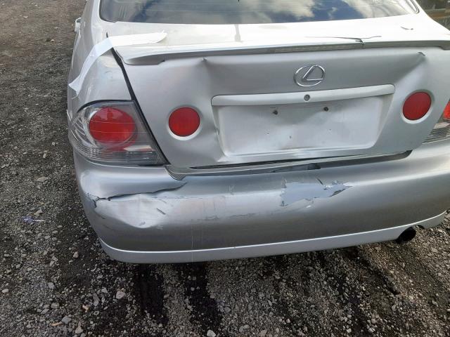 JTHBD192120036434 - 2002 LEXUS IS 300 SILVER photo 9