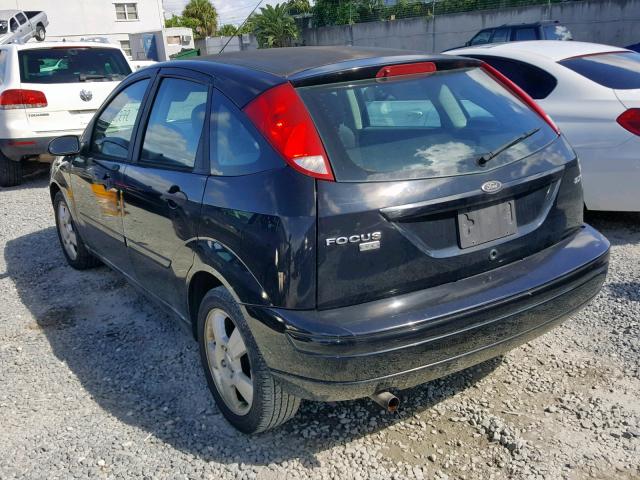 3FAFP37N65R144321 - 2005 FORD FOCUS ZX5 BLACK photo 3