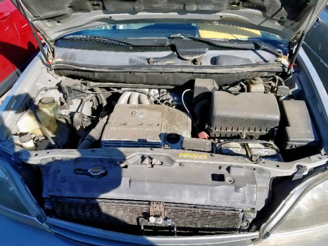 JT6HF10U7X0032374 - 1999 LEXUS RX 300 SILVER photo 7