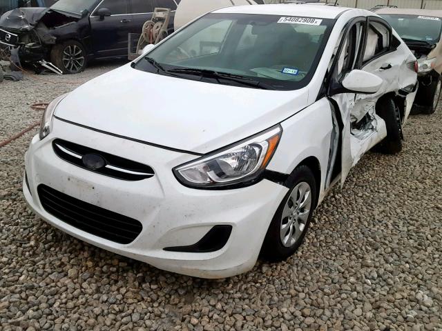 KMHCT4AEXHU212653 - 2017 HYUNDAI ACCENT SE WHITE photo 2