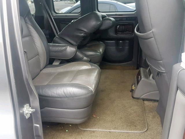 1GBFG154281114647 - 2008 CHEVROLET EXPRESS G1 GRAY photo 6