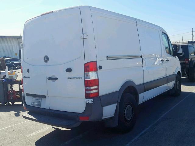 WD3PE7CC1C5652111 - 2012 MERCEDES-BENZ SPRINTER 2 WHITE photo 4