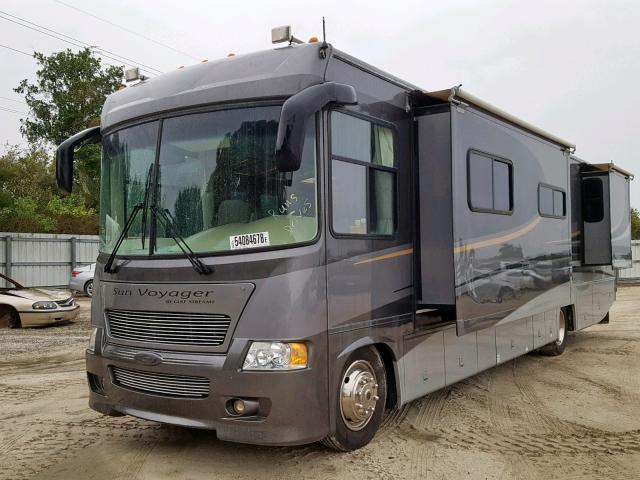 5B4MPA7G143396438 - 2004 WORKHORSE CUSTOM CHASSIS MOTORHOME GRAY photo 2