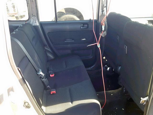 JTLKT324350174769 - 2005 TOYOTA SCION XB SILVER photo 6