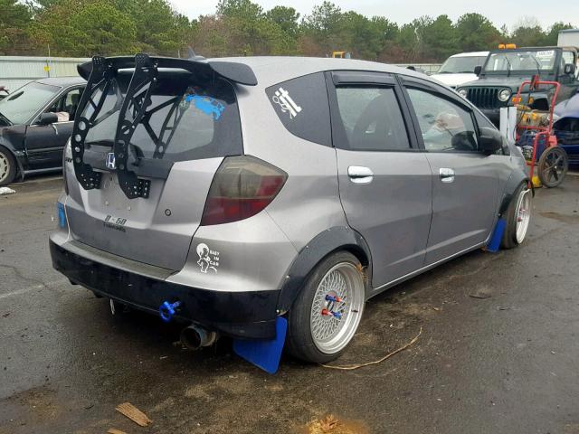 JHMGE88289S043957 - 2009 HONDA FIT SILVER photo 4