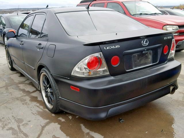 JTHBD192620045016 - 2002 LEXUS IS 300 BLACK photo 3