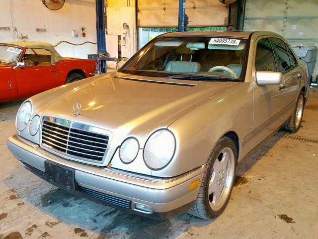 WDBJF55F4VA274928 - 1997 MERCEDES-BENZ E 320 TAN photo 2