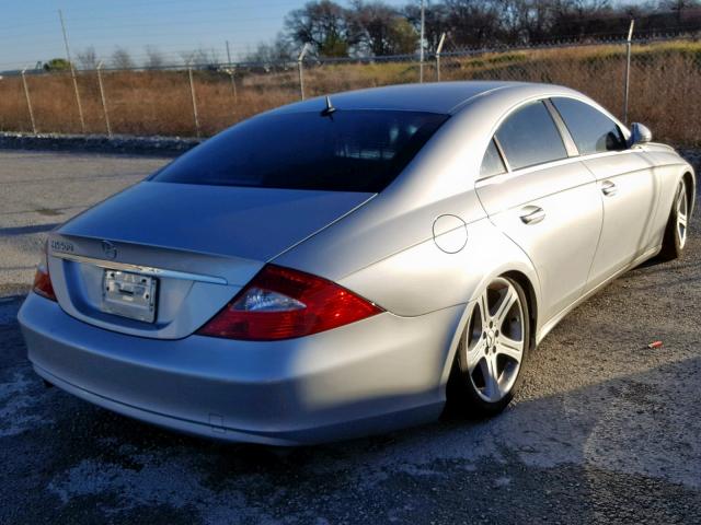 WDDDJ75X26A040344 - 2006 MERCEDES-BENZ CLS 500C SILVER photo 4