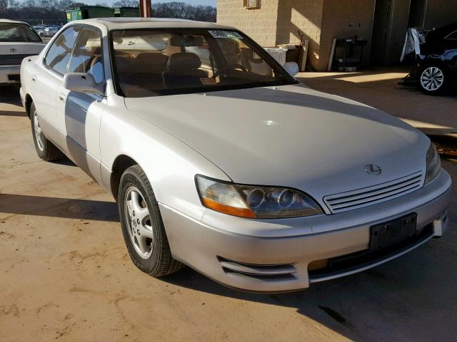 JT8BF12G7T0176487 - 1996 LEXUS ES 300 WHITE photo 1