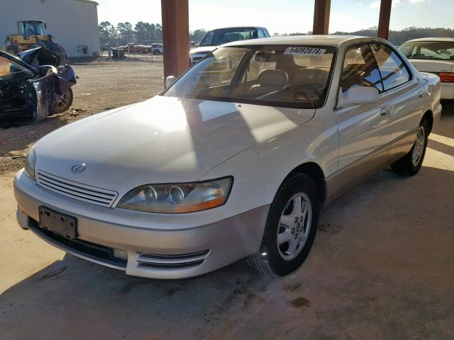 JT8BF12G7T0176487 - 1996 LEXUS ES 300 WHITE photo 2