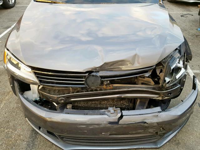 3VW2K7AJXCM424447 - 2012 VOLKSWAGEN JETTA BASE CHARCOAL photo 7