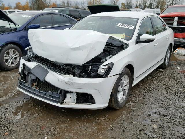 1VWAT7A32HC007567 - 2017 VOLKSWAGEN PASSAT S WHITE photo 2